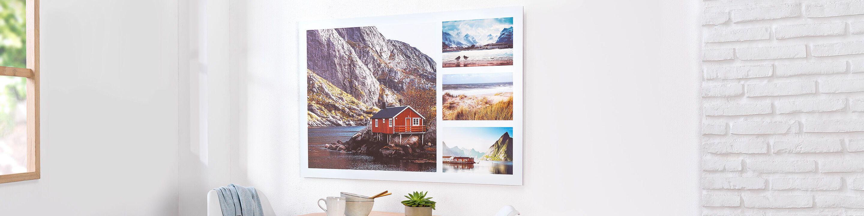 CEWE Wandbild mit Bergseen und rotem Haus in der Natur, umgeben von Fotomomenten