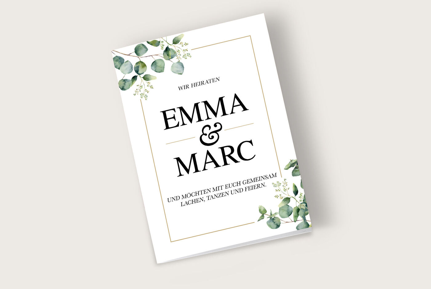 Wundervolles Einladungskarten-Design in sanften Grüntönen mit den Namen Emma und Marc sowie herzlicher Einladung zur Feier.