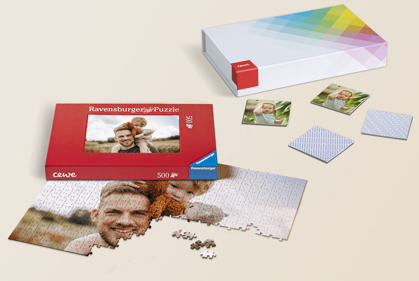Puzzlespiel von CEWE mit bunten Teilen auf einem Tisch