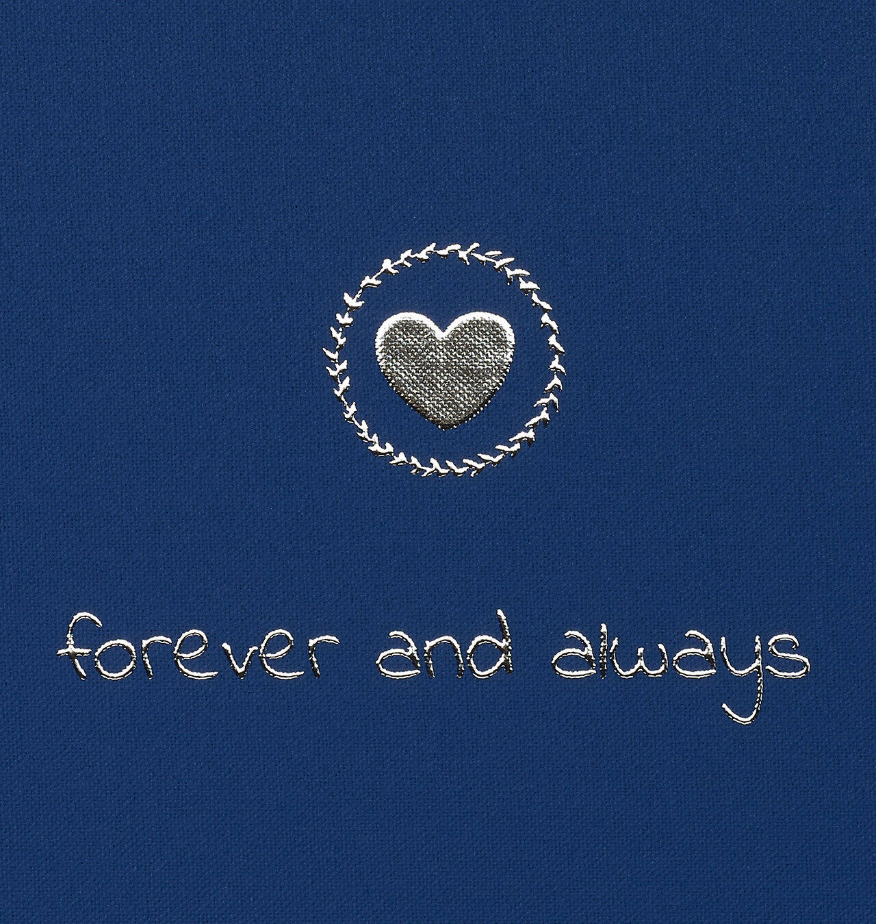 Blaues Stoffcover mit Herz und Schriftzug "forever and always"