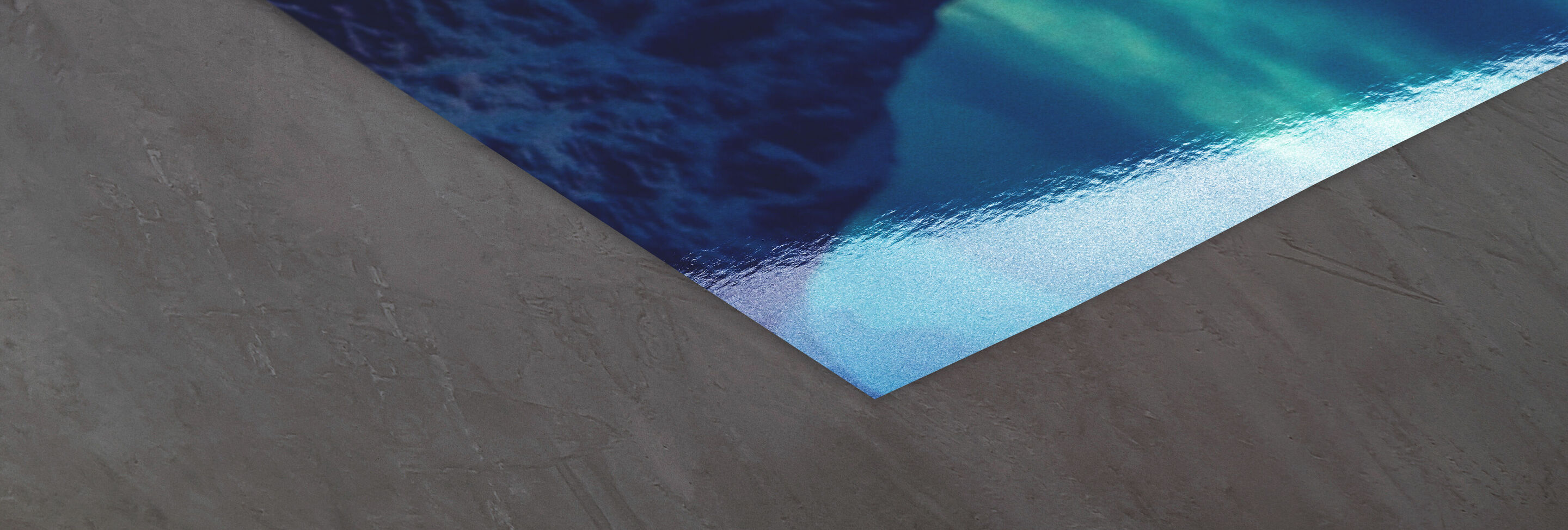 Strahlendes Wandbild mit farbenfroher Geometric-Design.