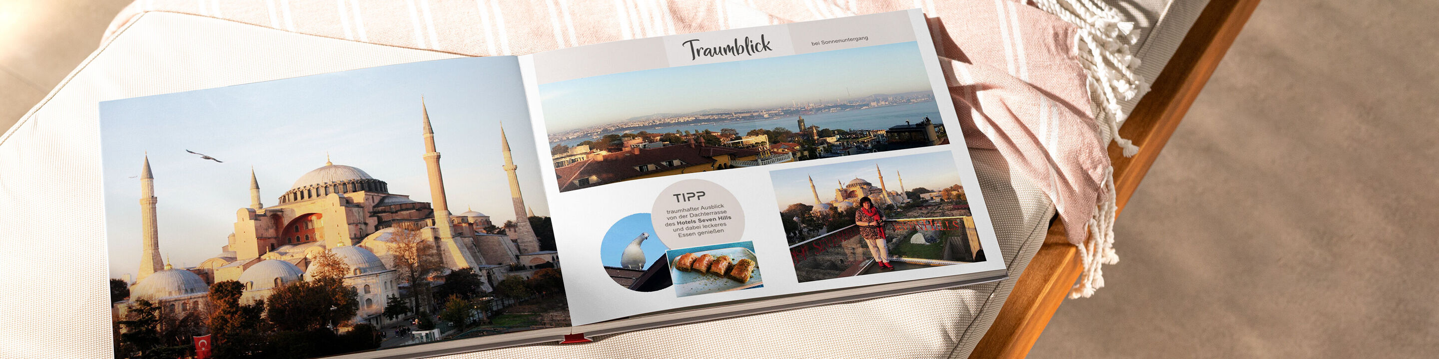 Offenes Fotobuch mit Bildern vom Reisen und der Hagia Sophia in Istanbul