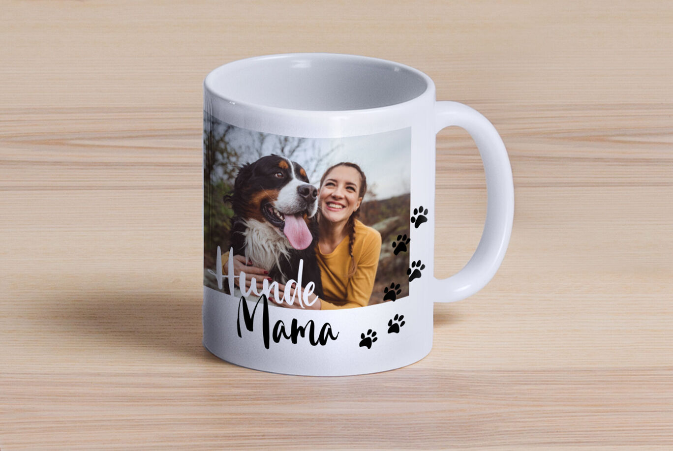Tasse mit dem Text 'Hunde Mama' und einem Bild von einem Hund und einer Person
