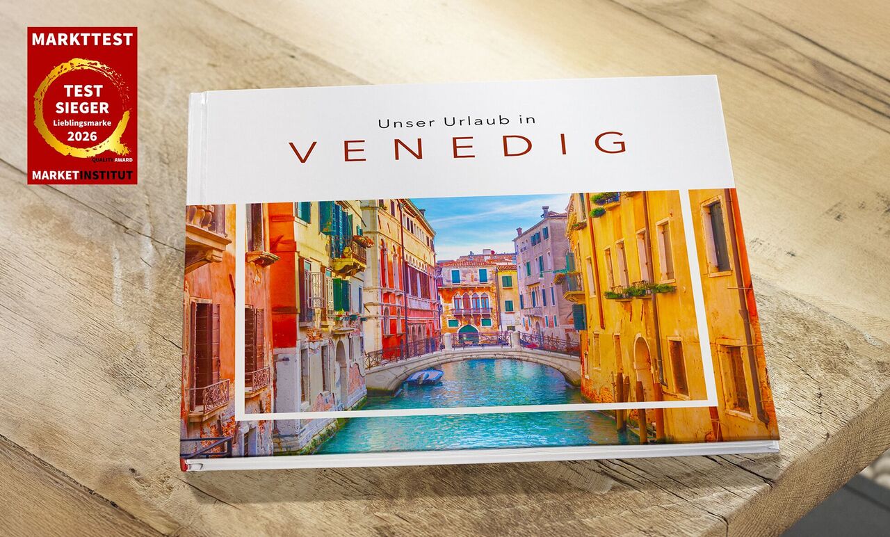 CEWE FOTOBUCH Venedig mit farbenfroher Kanalszene auf dem Cover