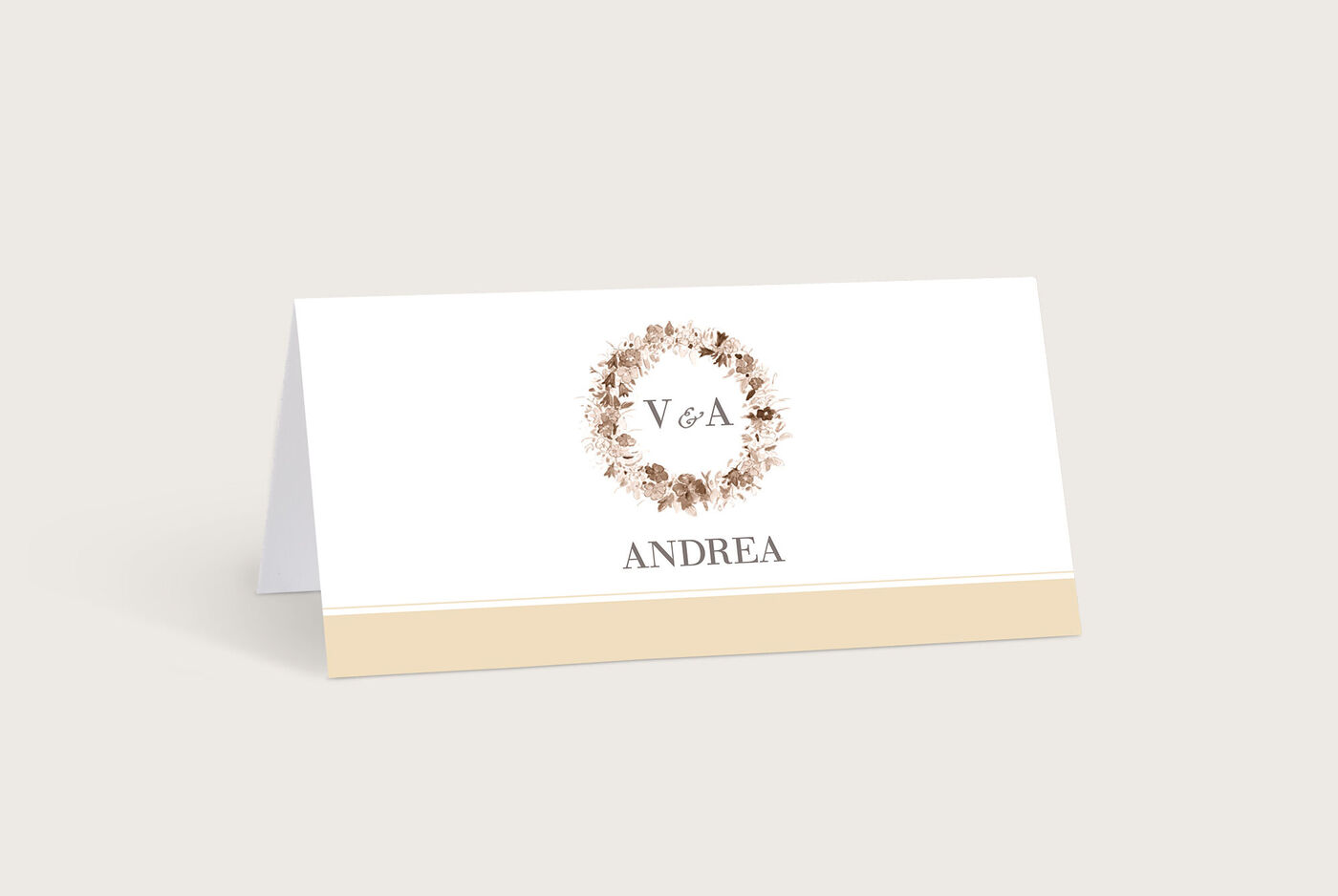Elegante Tischkarte mit floralem Design und dem Namen Andrea