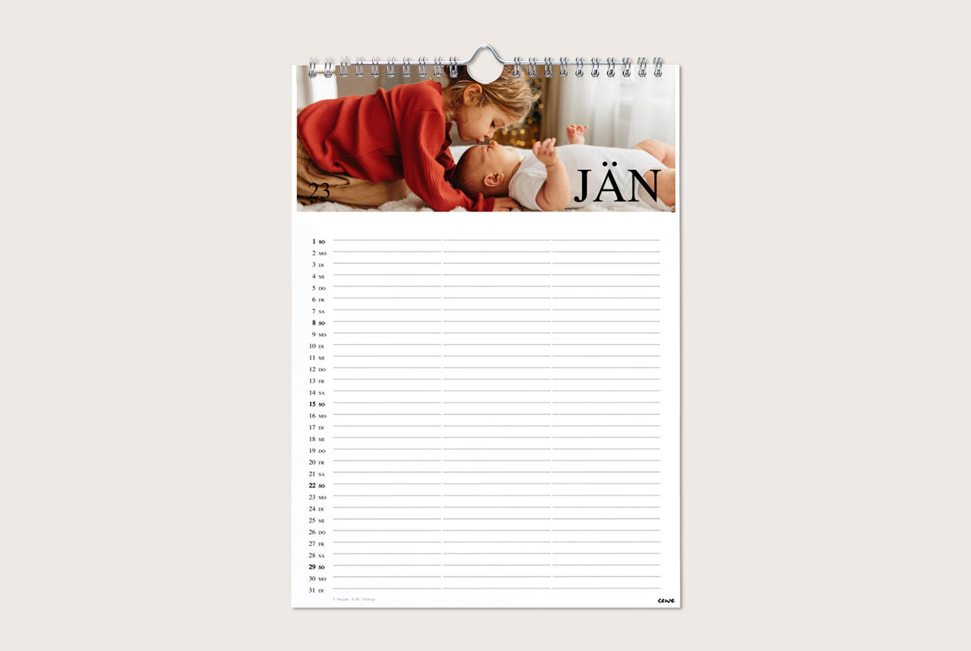 Ein Wandkalender mit liebevollen Monatsblättern für Januar, ideal für persönliche Erinnerungen