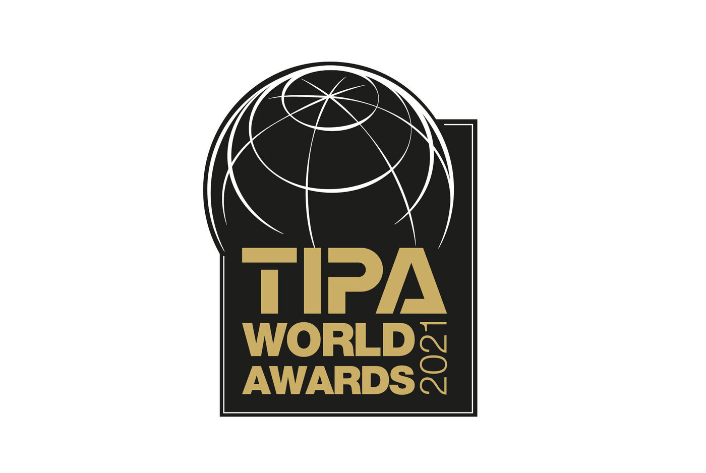 CEWE wurde 2021 zweifach mit dem TIPA World Award ausgezeichnet. Das Logo des TIPA Award zeigt eine Weltkugel auf schwarzem Hintergrund.