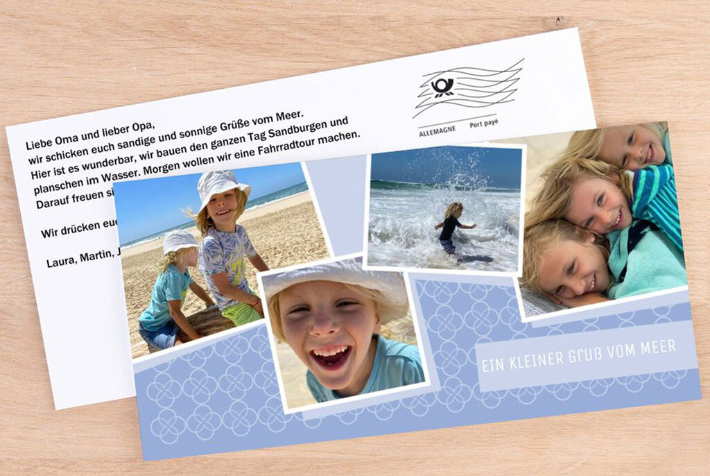 Familienurlaub am Meer mit Kindern, die am Strand spielen