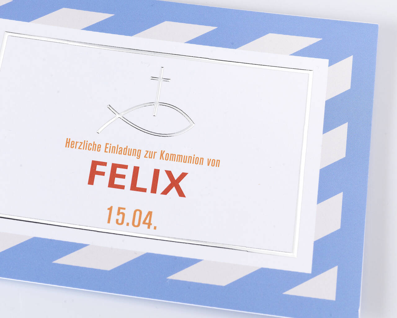 Einladungskarte zur Kommunion für Felix mit Fischsymbol und Datum 15.04.